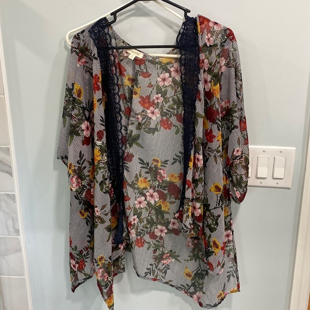 Lorelette 1x floral kimono